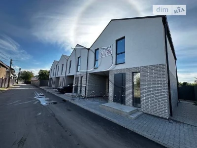 Продаж 2 поверхового таунхауса з ділянкою на 2 сотки, 97.2 к