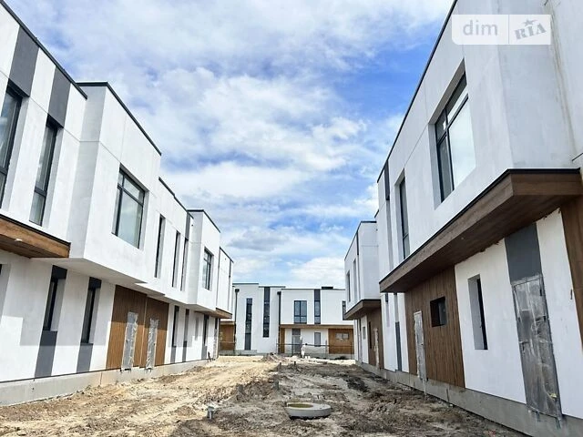 Продаж 2 поверхового таунхауса з ділянкою на 1.5 сотки, 107.