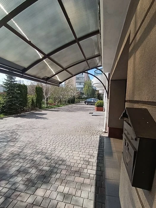 ТаунХаус- квартира, гараж, 10 хв від метро, П. Прокоповича.