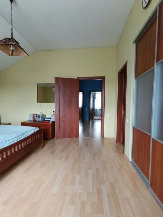ТаунХаус- квартира, гараж, 10 хв від метро, П. Прокоповича.