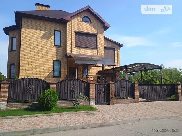 Продаж 2 поверхового будинку з верандою і ділянкою на 10 сот