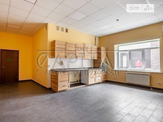 Продаж 4 поверхового будинку з ділянкою на 10 соток, 1200 кв