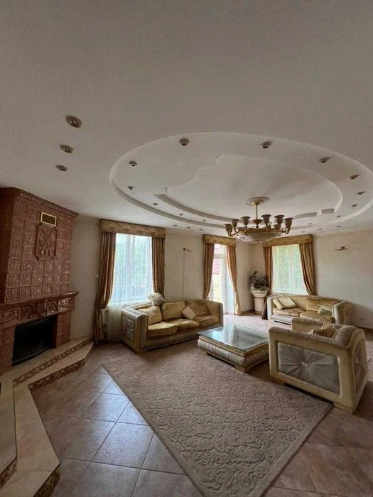 (4) Продам 2-х этажный дом в Одессе.