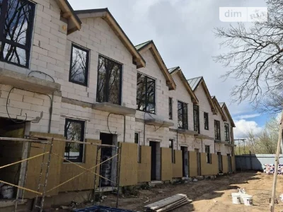 Продаж 2 поверхового таунхауса з ділянкою на 80 кв. м., 66.7