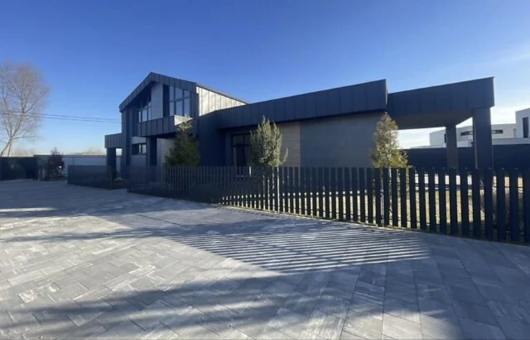 Продам будинок Осокорки вихід на воду
