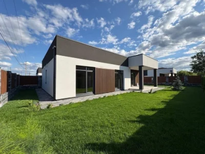 Продаж 1 поверхового будинку з ремонтом і ділянкою на 5.5 со
