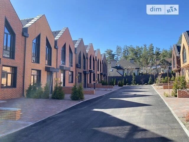 Продаж 2 поверхового таунхауса 104 кв. м, 3 кімнати, на вул.