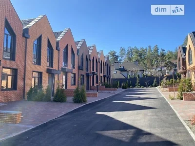 Продаж 2 поверхового таунхауса 104 кв. м, 3 кімнати, на вул.