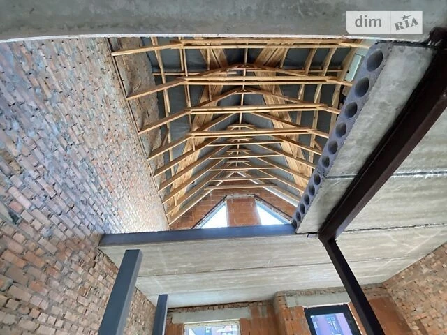 Продаж 2 поверхового таунхауса 104 кв. м, 3 кімнати, на вул.
