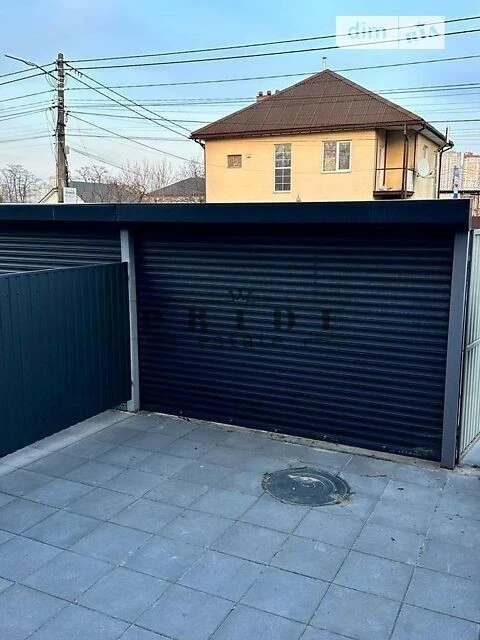 Продаж 3 поверхового таунхауса з ділянкою на 1 сотку, 100 кв