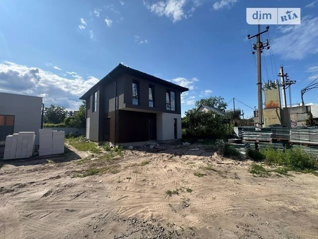 Продаж 2 поверхового будинку з ремонтом і ділянкою на 5 сото