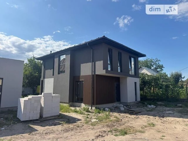 Продаж 2 поверхового будинку з ремонтом і ділянкою на 5 сото
