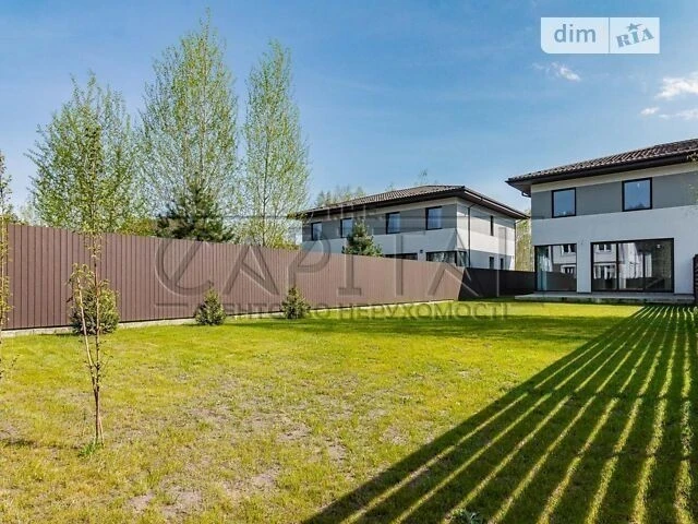 Продаж 2 поверхового будинку з ремонтом і ділянкою на 5 сото
