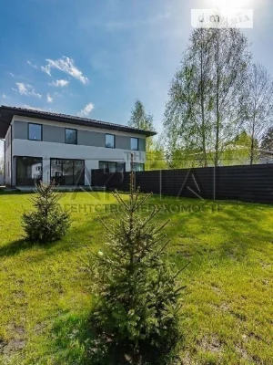 Продаж 2 поверхового будинку з ремонтом і ділянкою на 5 сото