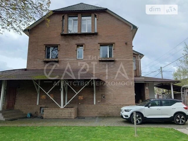 Продаж 3 поверхового будинку з гаражем і ділянкою на 6 соток