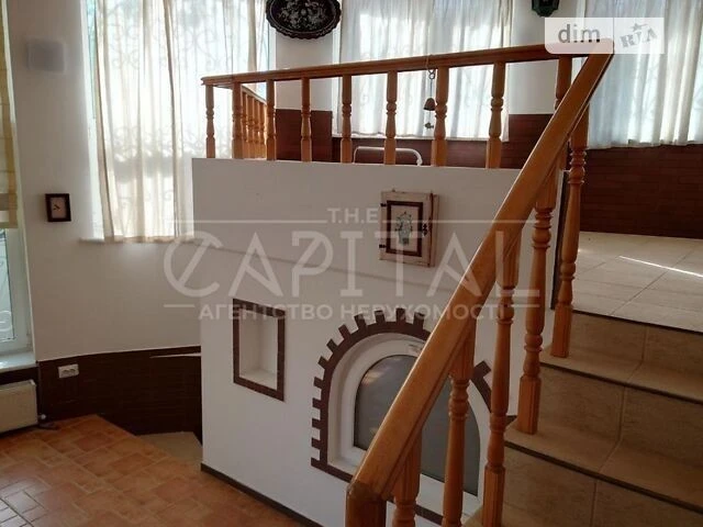 Продаж 3 поверхового будинку з гаражем і ділянкою на 6 соток