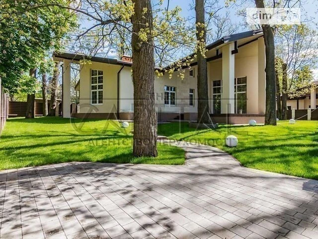 Продаж 2 поверхового будинку з мансардою і ділянкою на 12 со