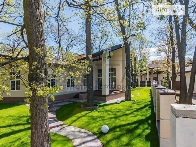 Продаж 2 поверхового будинку з мансардою і ділянкою на 12 со