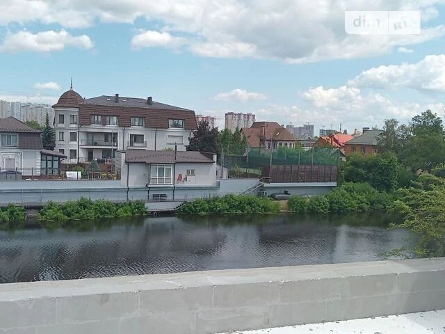 Продаж 3 поверхового таунхауса з ділянкою на 1.5 сотки, 135