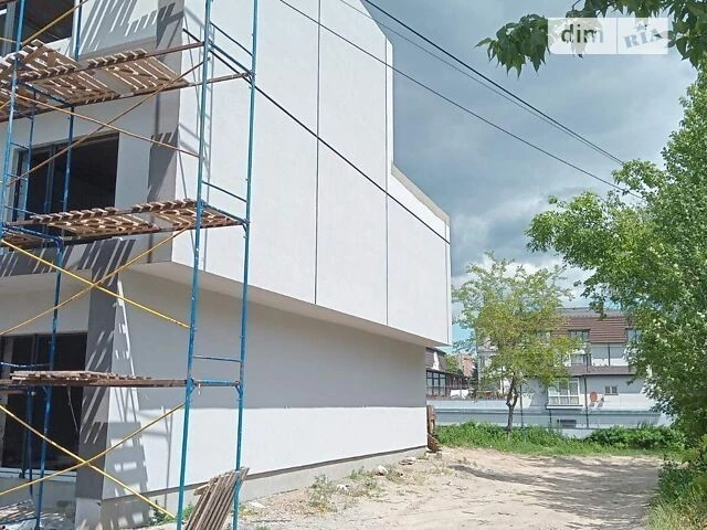 Продаж 3 поверхового таунхауса з ділянкою на 1.5 сотки, 135