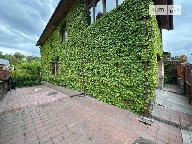 Продаж 3 поверхового будинку з гаражем і ділянкою на 4 сотки