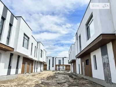 Продаж 2 поверхового таунхауса з ділянкою на 269.2 кв. м., 1