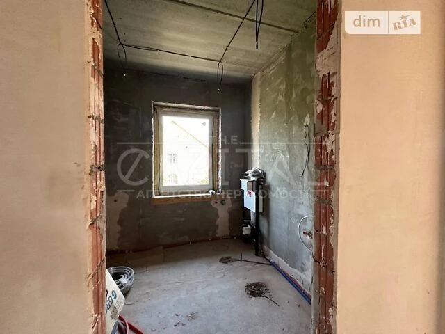 Продаж 3 поверхового будинку з ділянкою на 9 соток, 320 кв.