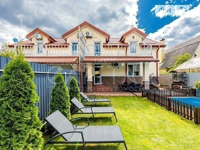 Продаж 2 поверхового будинку з опаленням і ділянкою на 3 сот