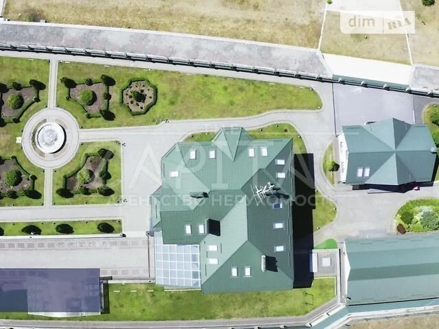 Продаж 3 поверхового будинку з гаражем і ділянкою на 100 сот
