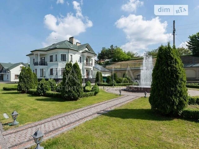 Продаж 3 поверхового будинку з гаражем і ділянкою на 100 сот