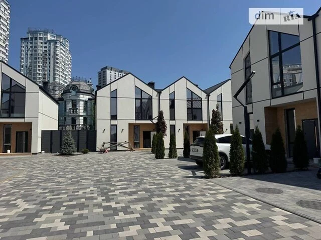 Продаж 2 поверхового таунхауса з ділянкою на 2 сотки, 120 кв