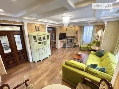 Продаж 3 поверхового будинку з гаражем і ділянкою на 9 соток