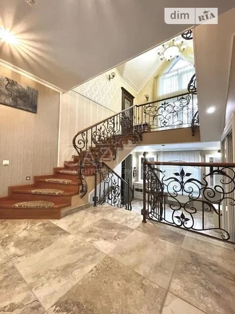 Продаж 3 поверхового будинку з гаражем і ділянкою на 9 соток