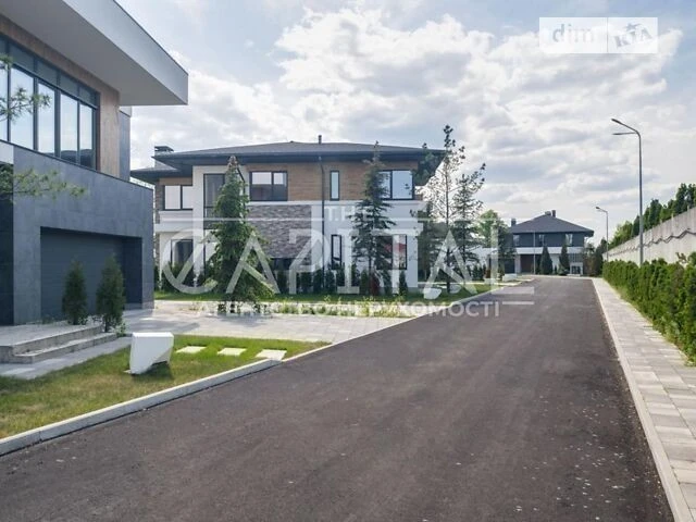 Продаж 2 поверхового будинку з гаражем і ділянкою на 12 сото