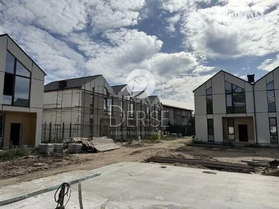 Продаж 2 поверхового будинку з ділянкою на 1 сотку, 120 кв.