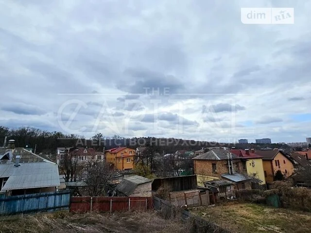 Продаж 3 поверхового будинку з ділянкою на 7 соток, 320 кв.