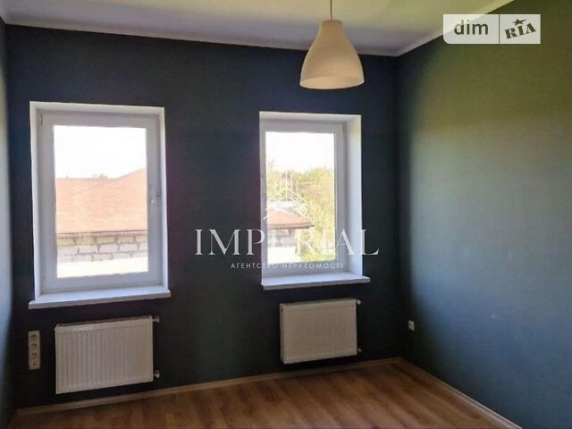 Продаж 2 поверхового будинку 180 кв. м, 5 кімнат, на вул. Са