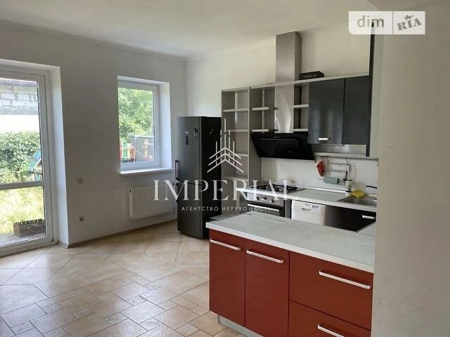 Продаж 2 поверхового будинку 180 кв. м, 5 кімнат, на вул. Са