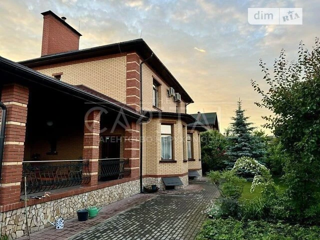 Продаж 2 поверхового будинку з балконом і ділянкою на 10 сот