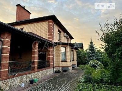 Продаж 2 поверхового будинку з балконом і ділянкою на 10 сот