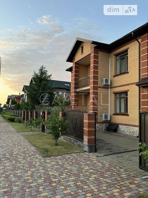 Продаж 2 поверхового будинку з балконом і ділянкою на 10 сот