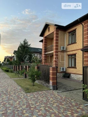 Продаж 2 поверхового будинку з балконом і ділянкою на 10 сот