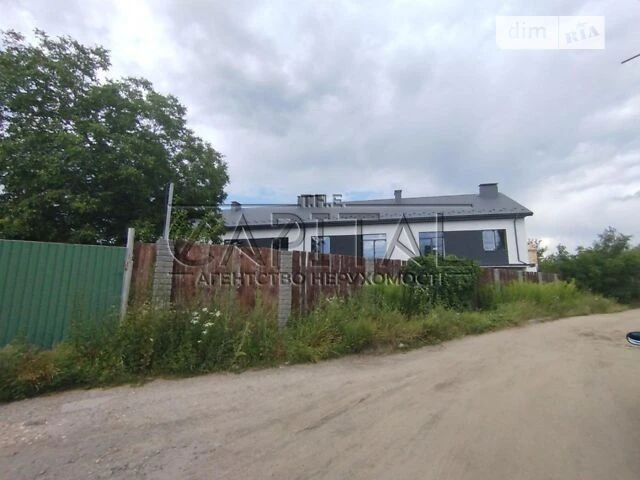 Продаж 3 поверхового будинку з мансардою і ділянкою на 5 сот