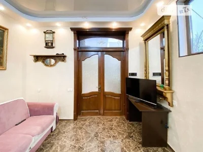Продаж частини будинку на вул. Оборонна 8, 5 кімнат • ID 343
