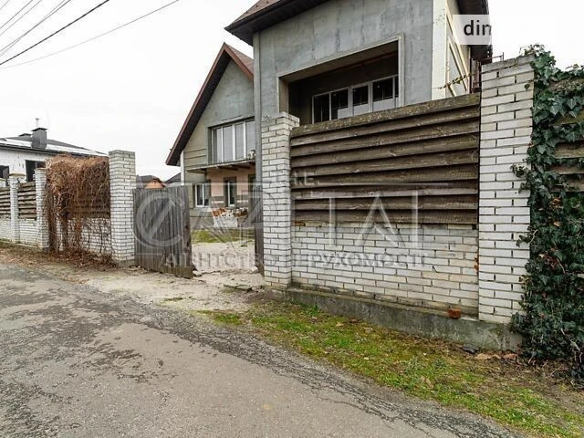 Продаж 3 поверхового будинку з опаленням і ділянкою на 10 со