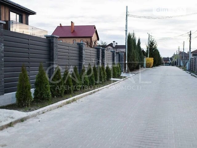 Продаж 2 поверхового будинку з опаленням і ділянкою на 6 сот