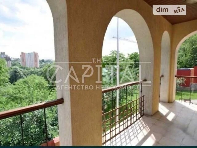 Продаж 3 поверхового будинку з балконом і ділянкою на 12 сот