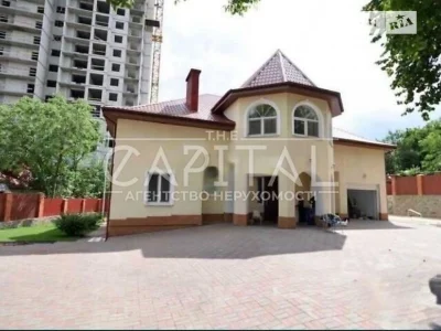 Продаж 3 поверхового будинку з балконом і ділянкою на 12 сот