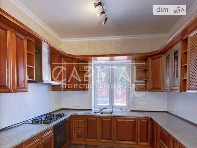 Продаж 3 поверхового будинку з балконом і ділянкою на 12 сот