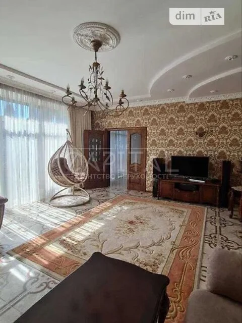 Продаж 3 поверхового будинку з гаражем і ділянкою на 8 соток